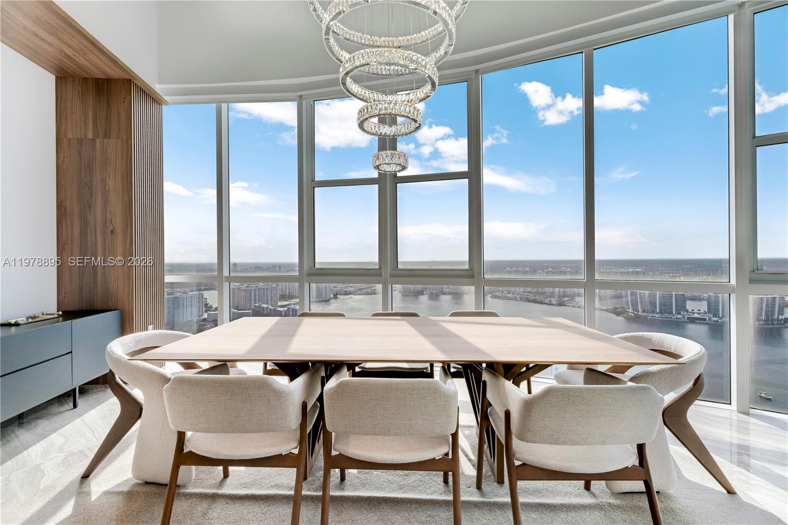 TS1 6 / 5 5727 кв.футов $ 2026-03-08 0 Фото