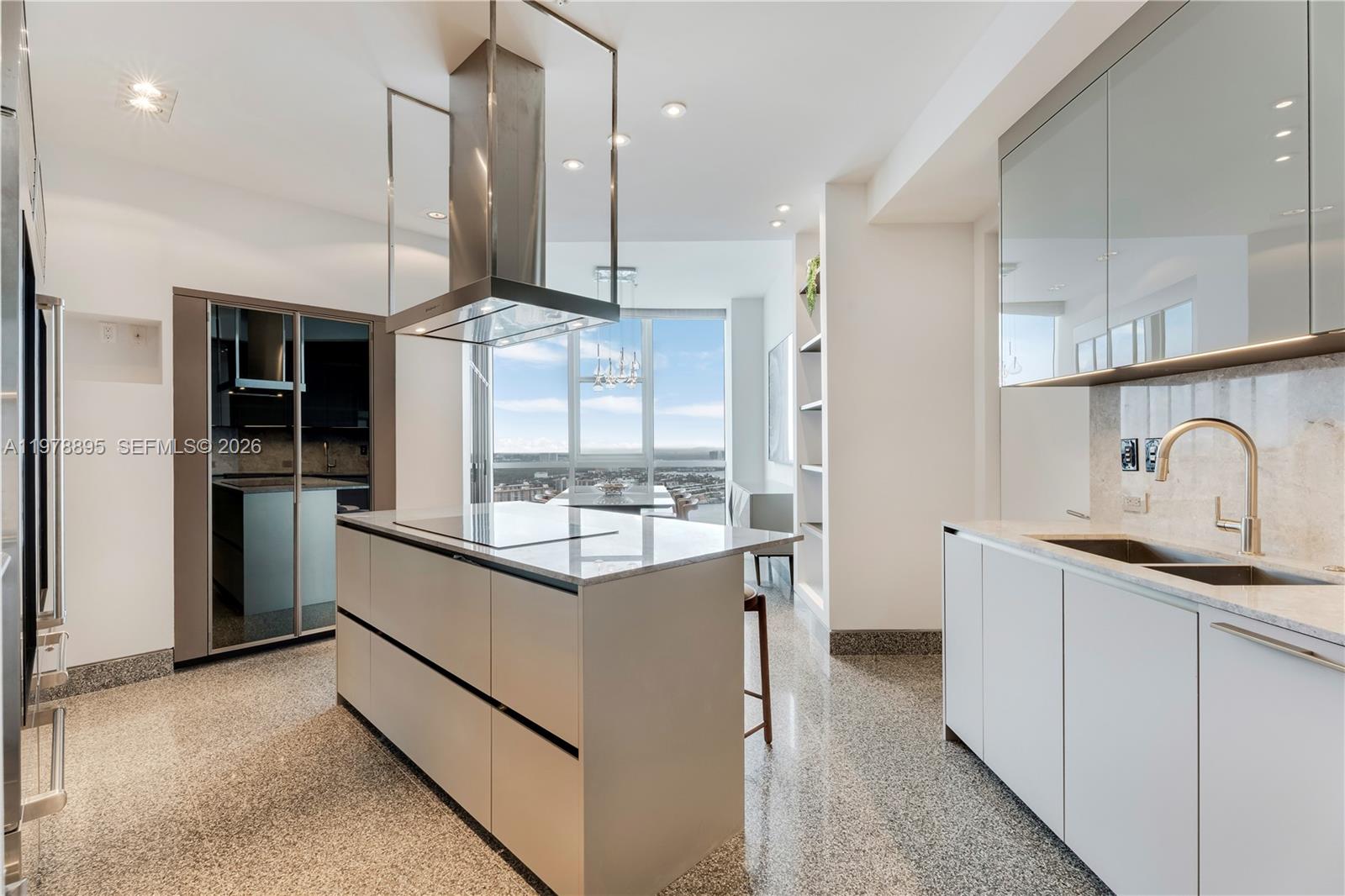 TS1 6 / 5 5727 кв.футов $ 2026-03-08 0 Фото