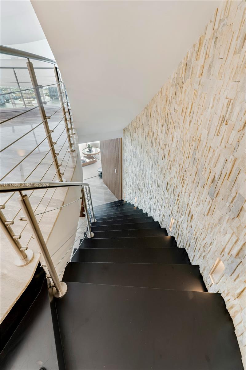 TS1 6 / 5 5727 кв.футов $ 2026-03-08 0 Фото