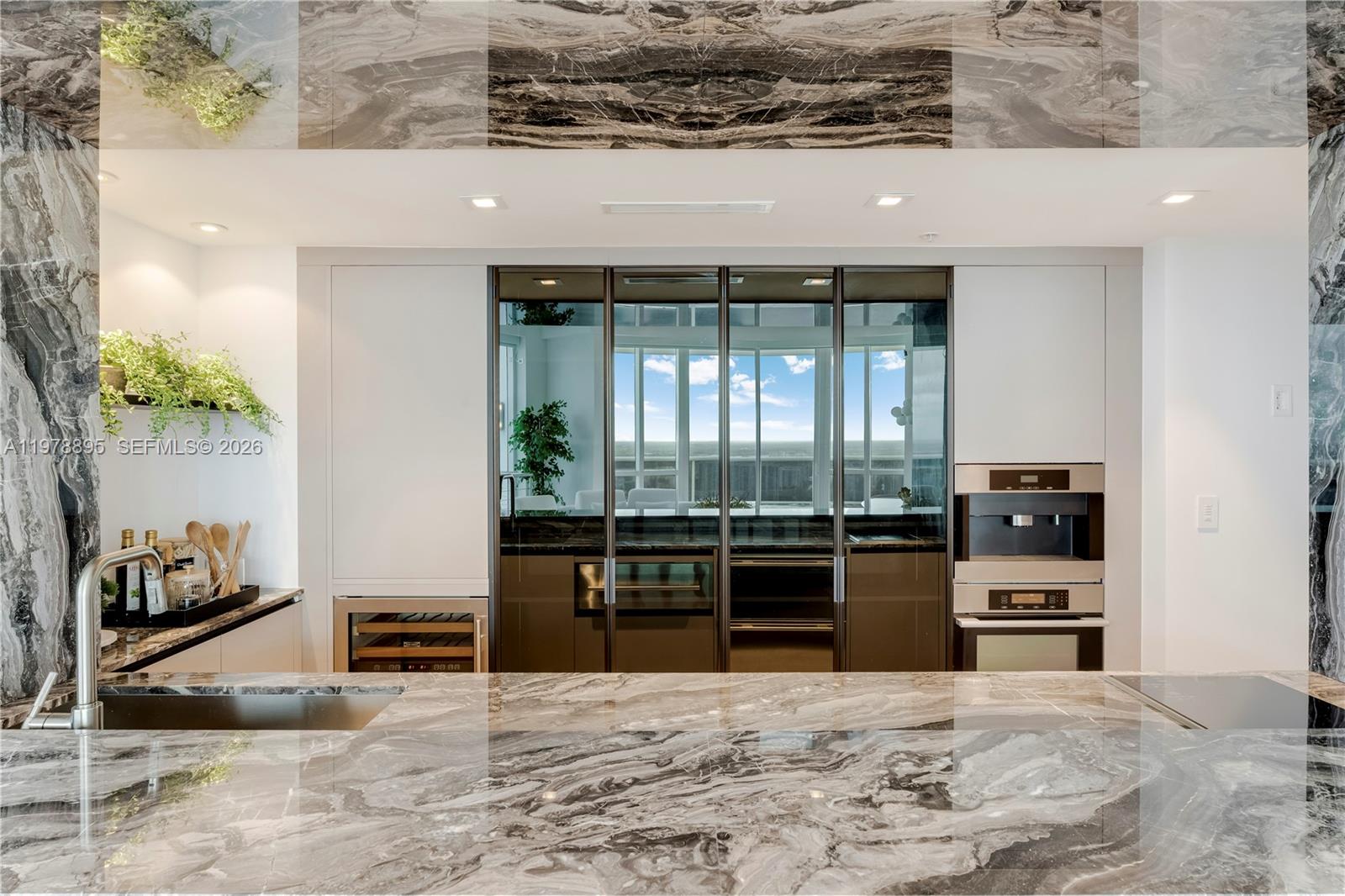 TS1 6 / 5 5727 кв.футов $ 2026-03-08 0 Фото