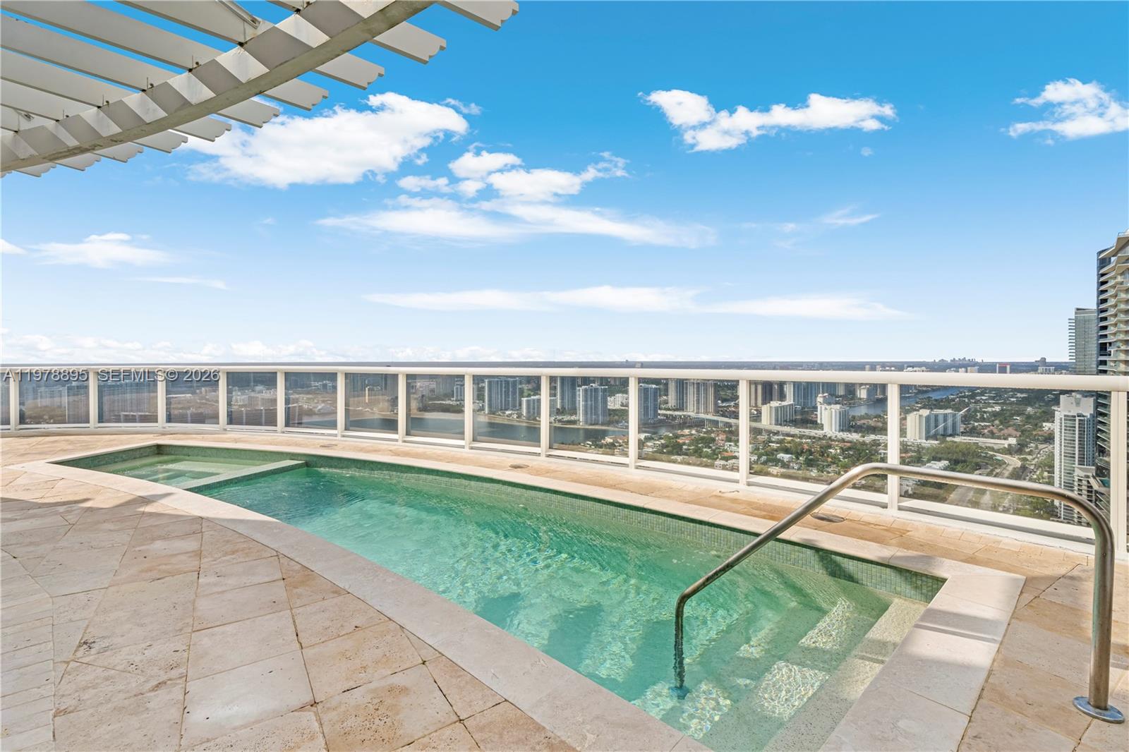 TS1 6 / 5 5727 кв.футов $ 2026-03-08 0 Фото