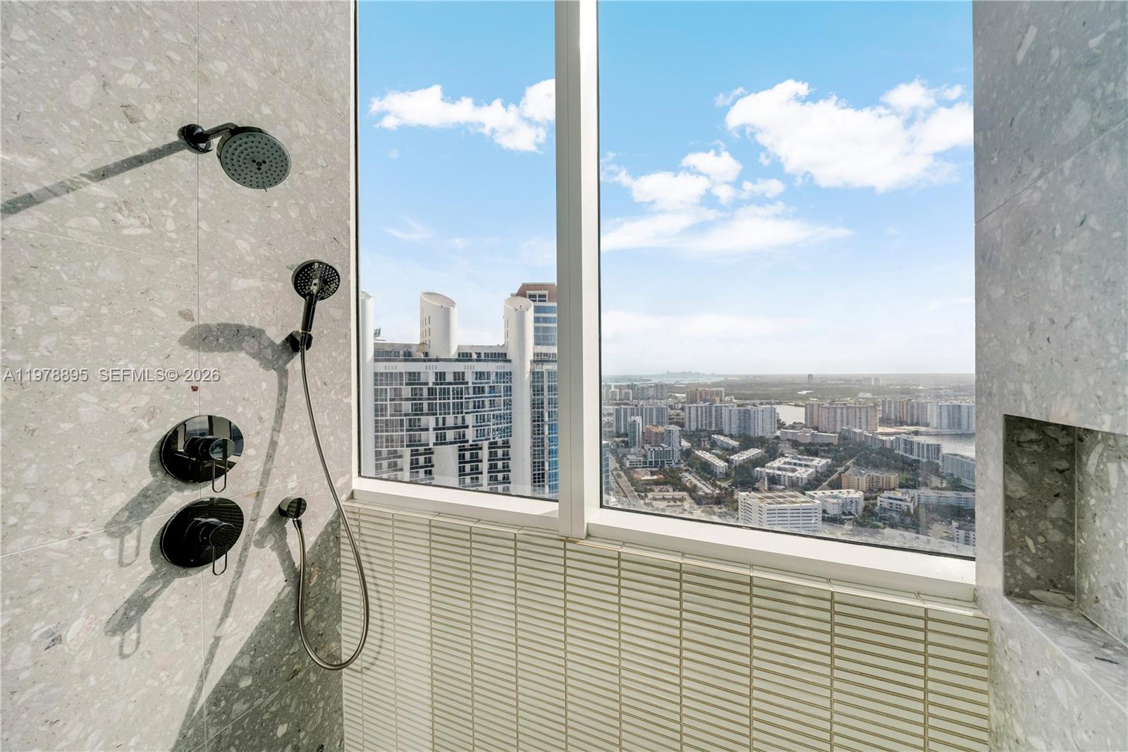 TS1 6 / 5 5727 кв.футов $ 2026-03-08 0 Фото