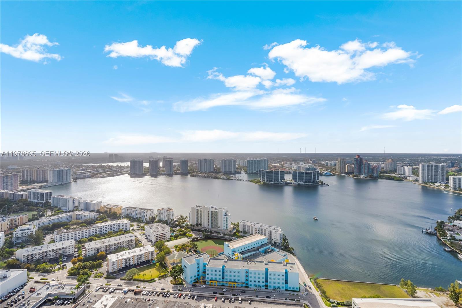 TS1 6 / 5 5727 кв.футов $ 2026-03-08 0 Фото