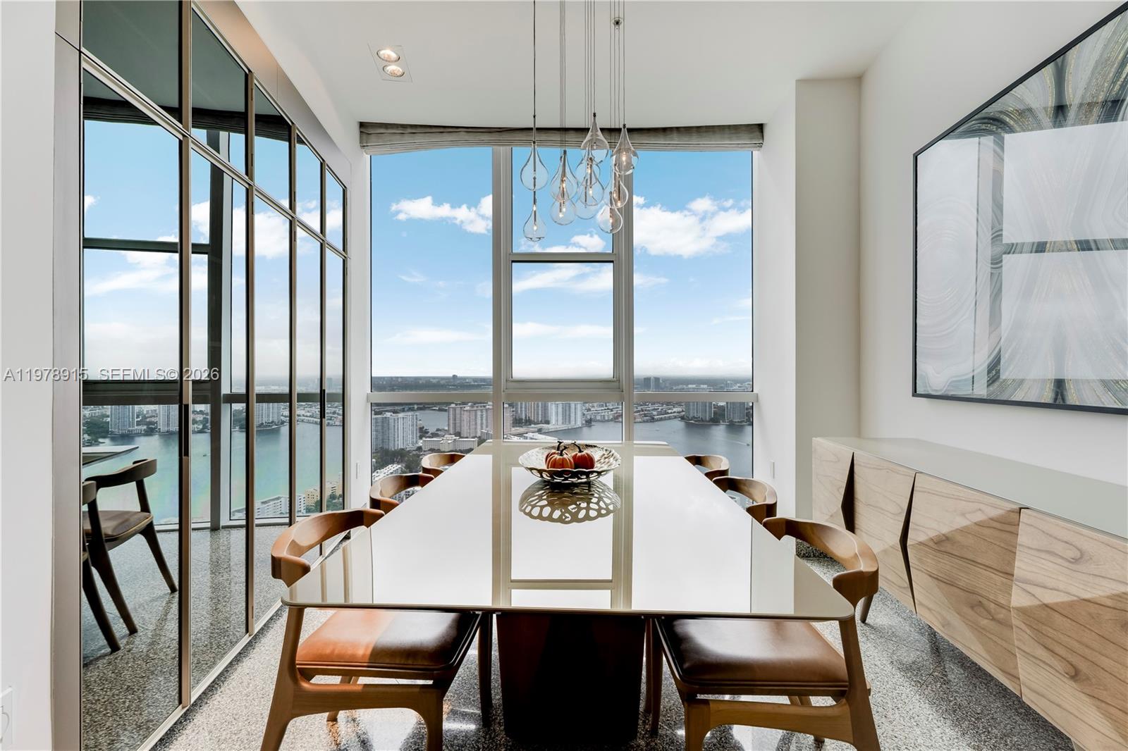 Подробнее TS1 6 / 5 5727 кв.футов $ 2026-03-09 0 Фото