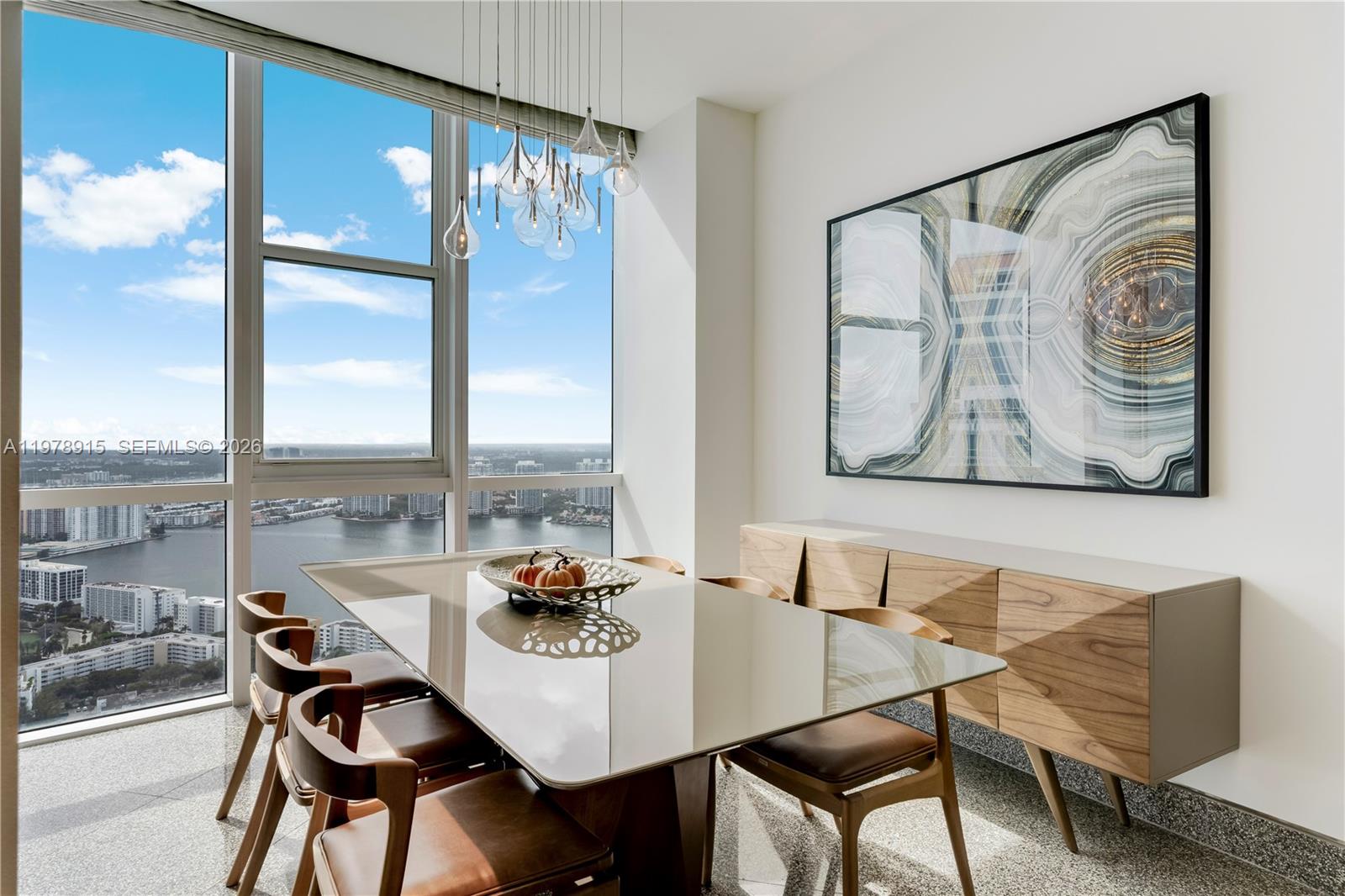 Подробнее TS1 6 / 5 5727 кв.футов $ 2026-03-09 0 Фото