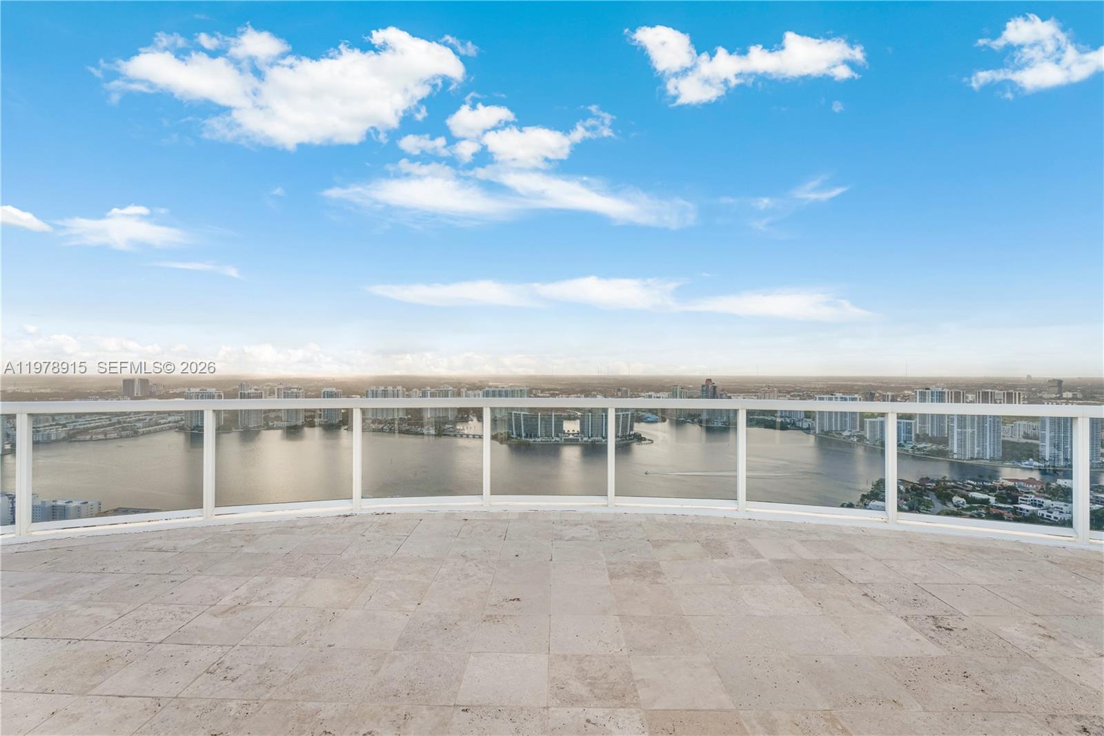 Подробнее TS1 6 / 5 5727 кв.футов $ 2026-03-09 0 Фото