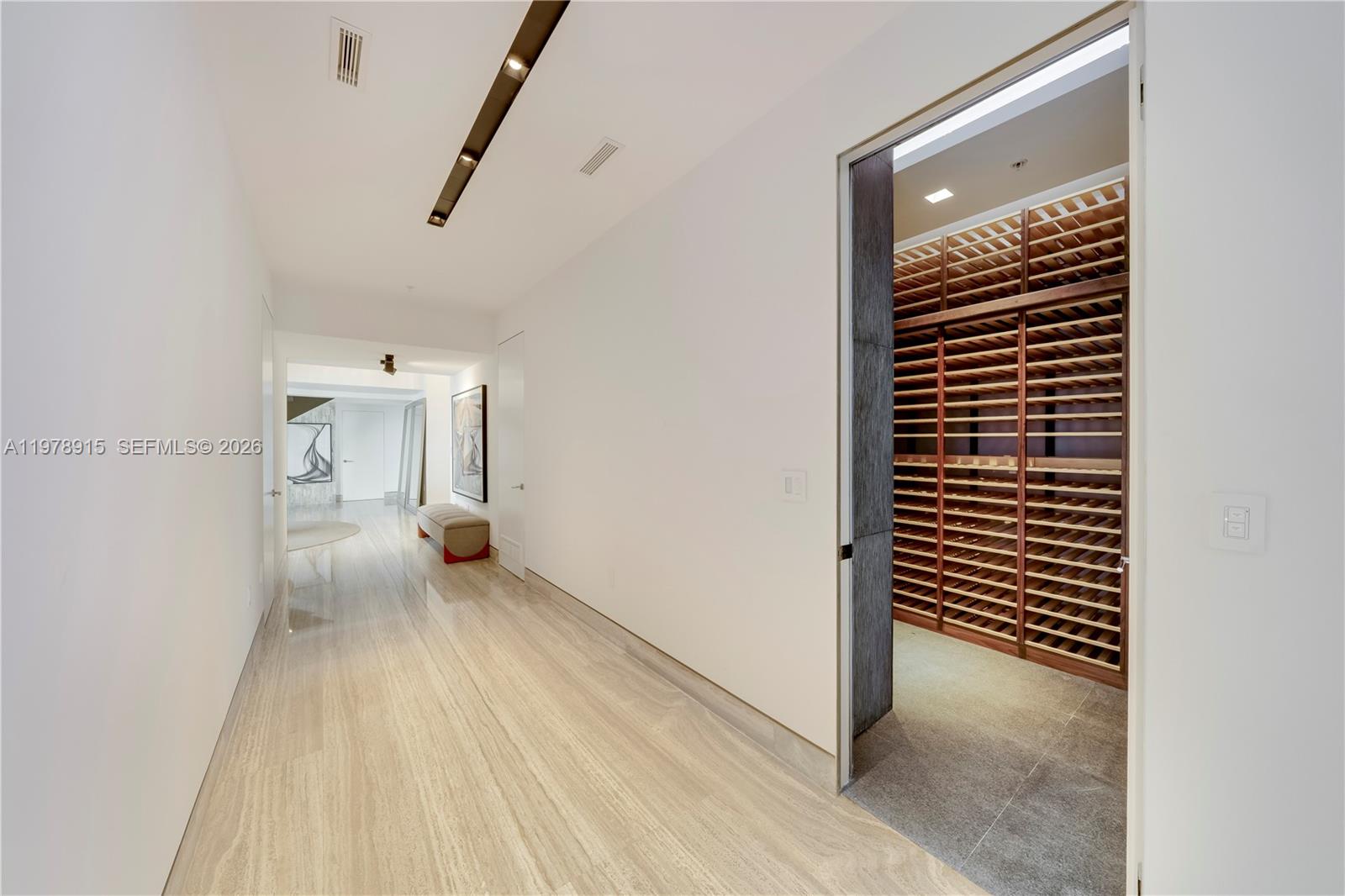 Подробнее TS1 6 / 5 5727 кв.футов $ 2026-03-09 0 Фото