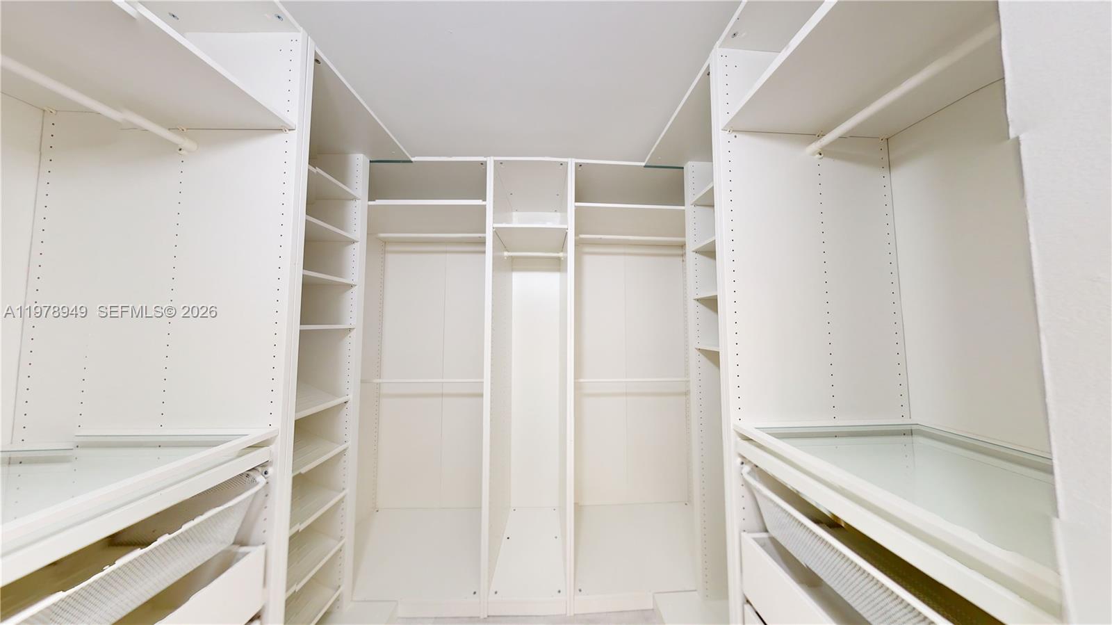 Ver detalles 1812 2 / 2 1350 sq. ft. $ 2026-03-09 0 foto