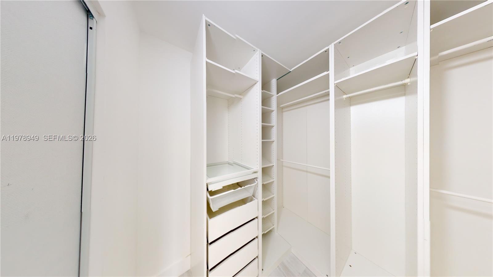 Ver detalles 1812 2 / 2 1350 sq. ft. $ 2026-03-09 0 foto