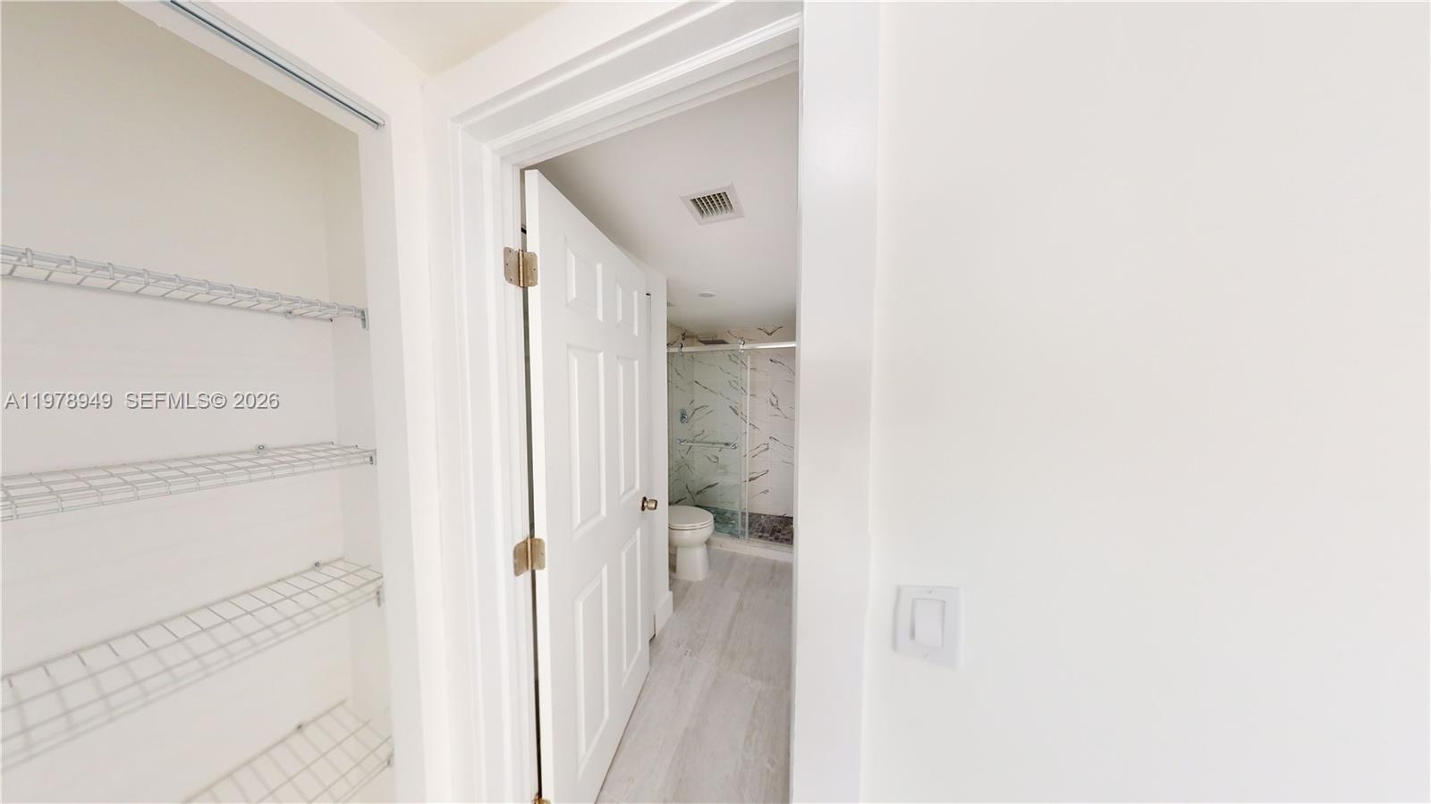 Ver detalles 1812 2 / 2 1350 sq. ft. $ 2026-03-09 0 foto