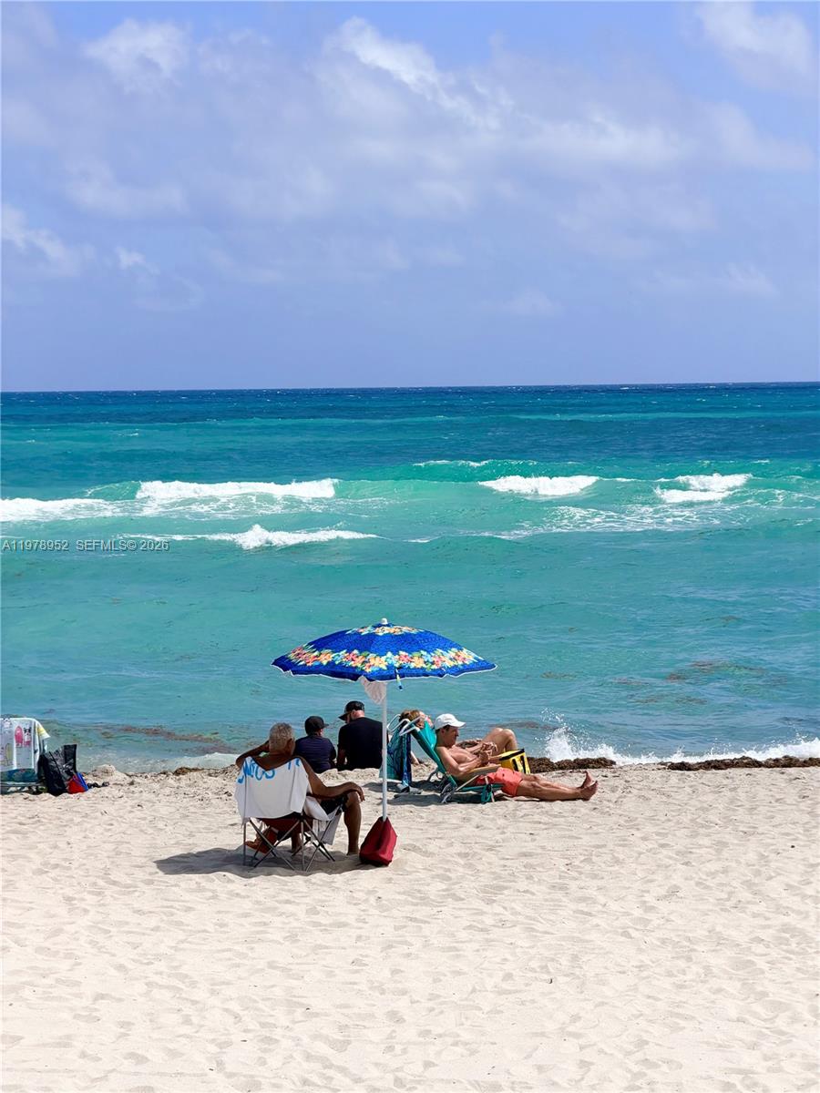 Photo of 3725 Ocean Dr  #521, Hollywood, Florida, 33019 - 