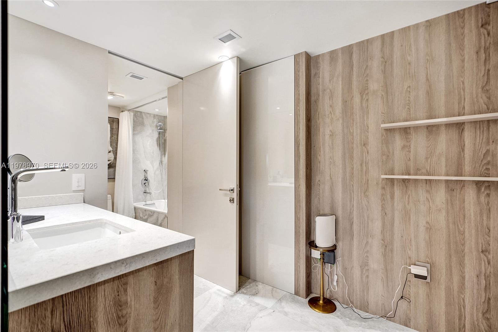 205 2 / 2 1350 sq. ft. $ 2026-03-09 0 Photo