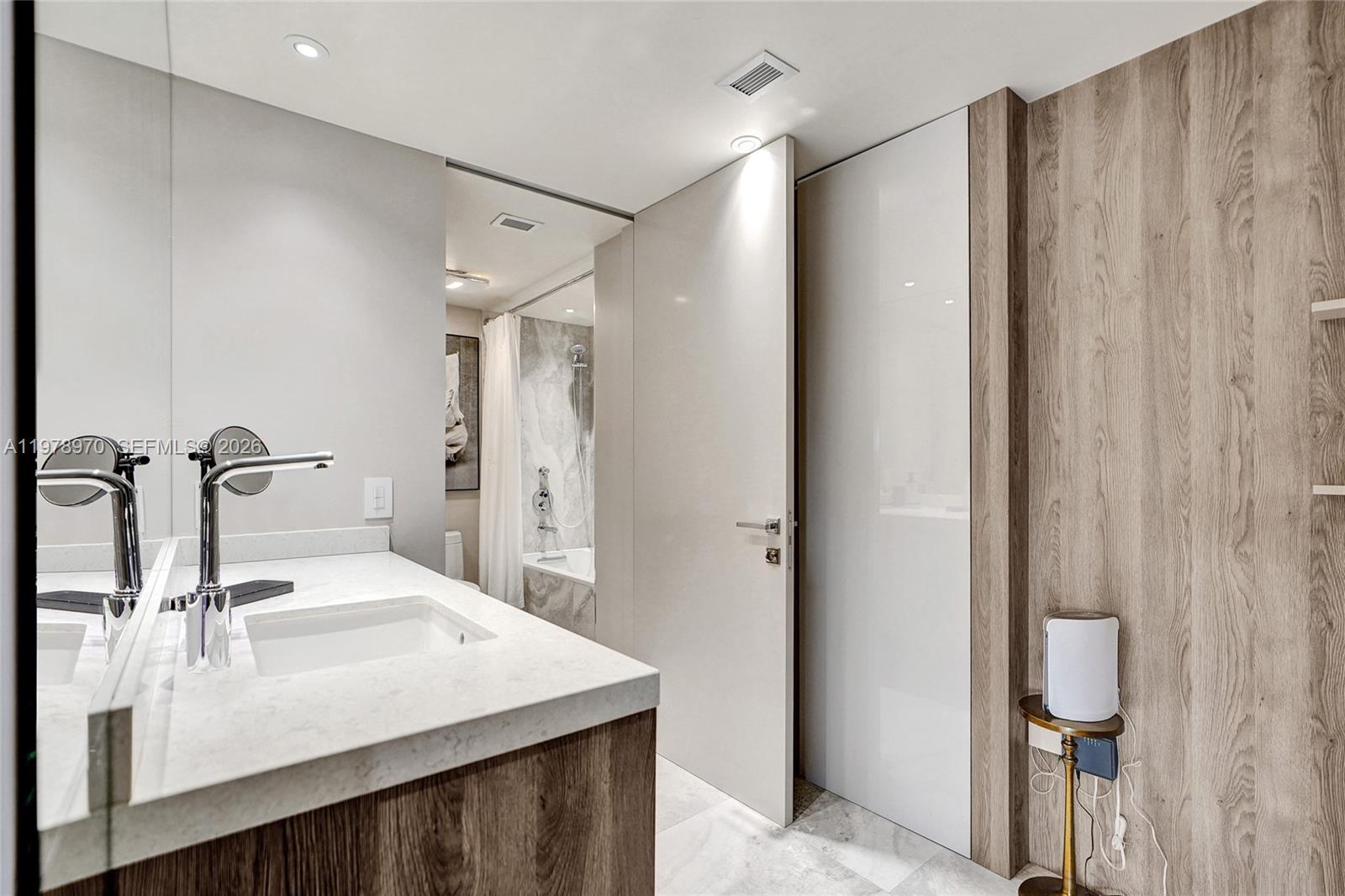 205 2 / 2 1350 sq. ft. $ 2026-03-09 0 Photo