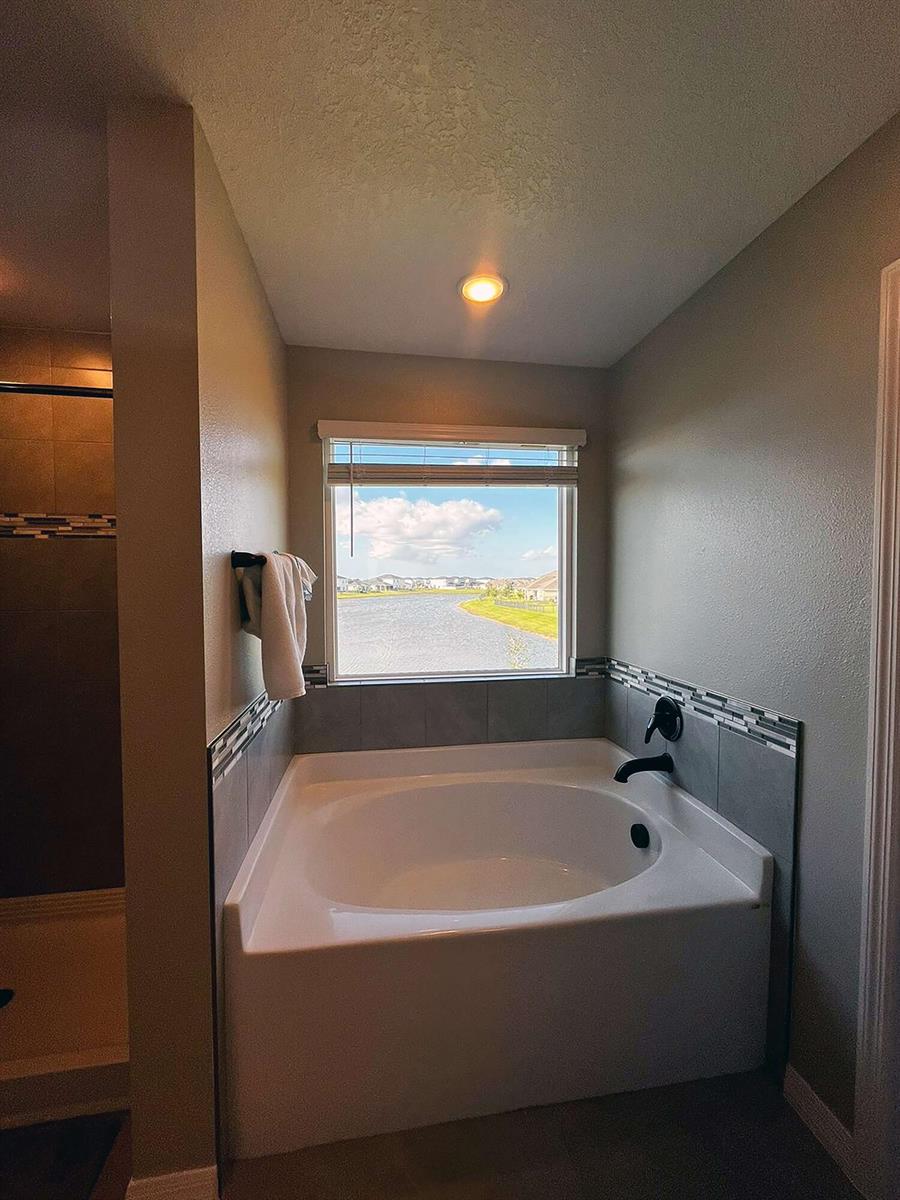 10638 5 /  3230 sq. ft. $ 2026-08-13 0 foto