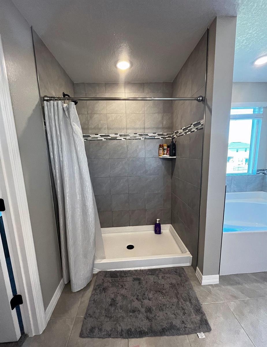 10638 5 /  3230 sq. ft. $ 2026-08-13 0 foto