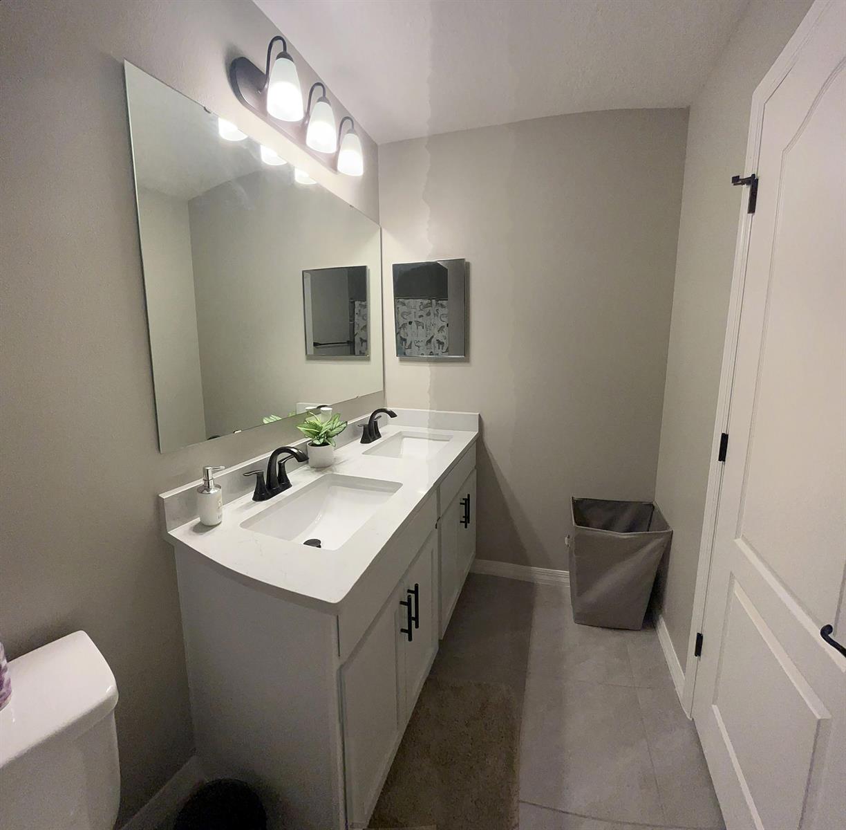 10638 5 /  3230 sq. ft. $ 2026-08-13 0 foto