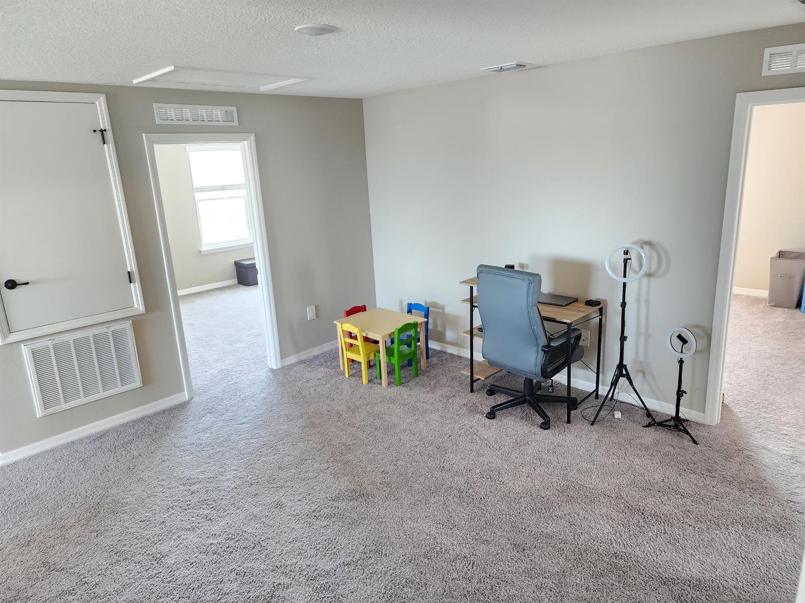 10638 5 /  3230 sq. ft. $ 2026-08-13 0 foto
