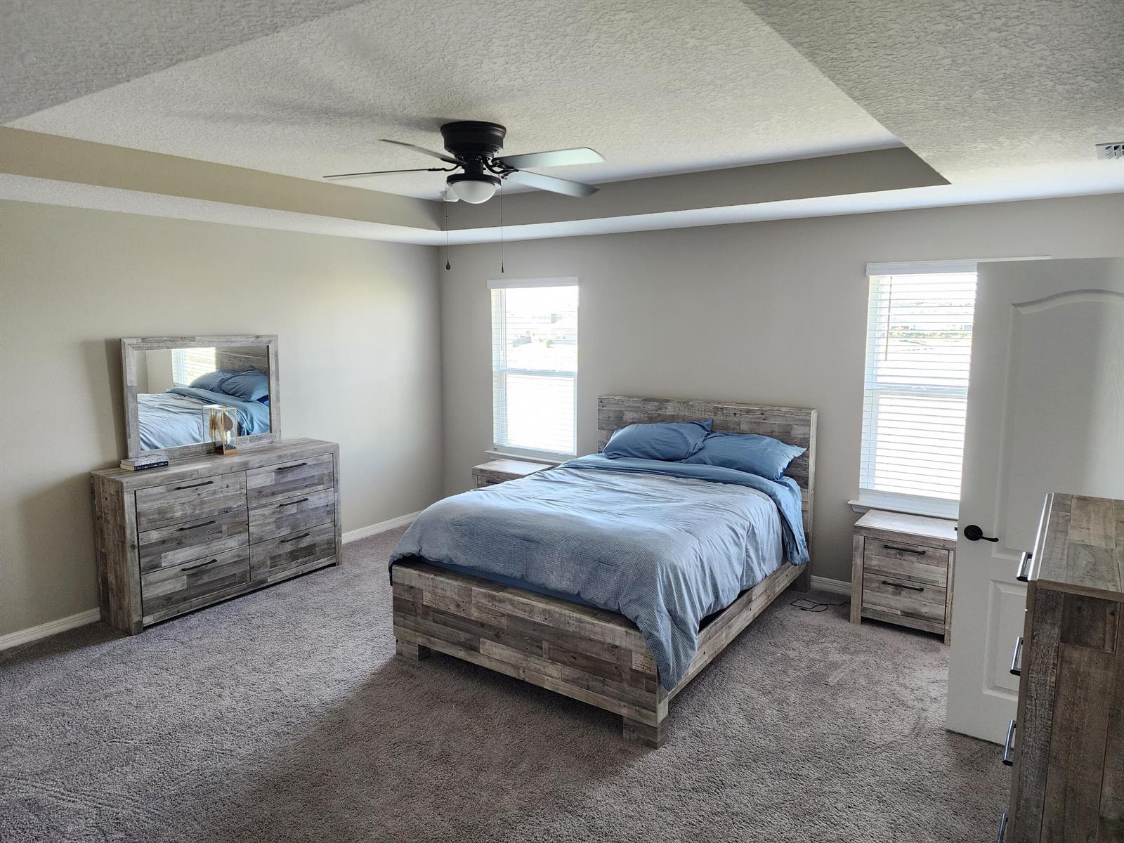 10638 5 /  3230 sq. ft. $ 2026-08-13 0 foto