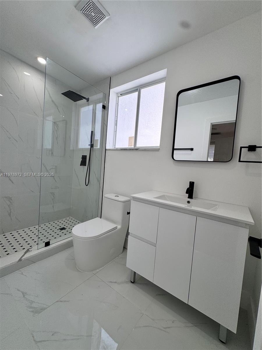   /  3836 кв.футов $ 2026-03-09 0 Фото