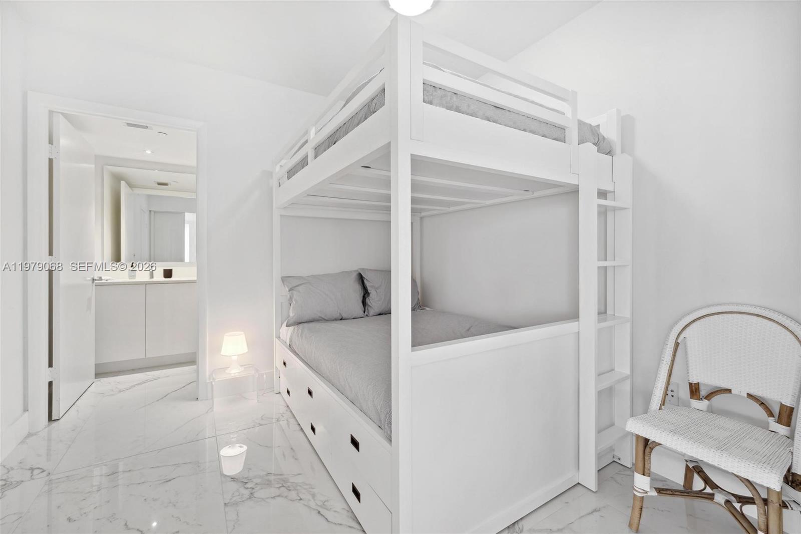 4502 2 / 3 2065 sq. ft. $ 2026-03-09 0 foto