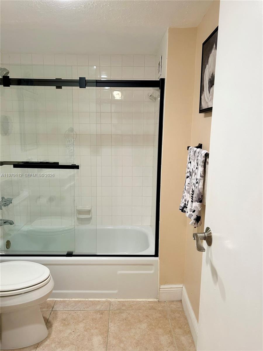 Photo of 1500 Ocean Dr  #PHJ, Hollywood, Florida, 33019 - Second Bathroom