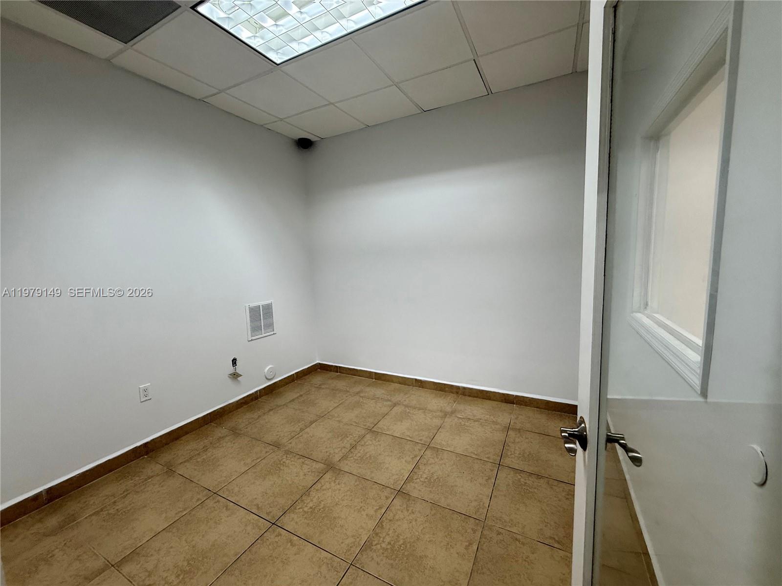 Ver detalles 10 / sq. ft. $ 2026-03-09 0 foto