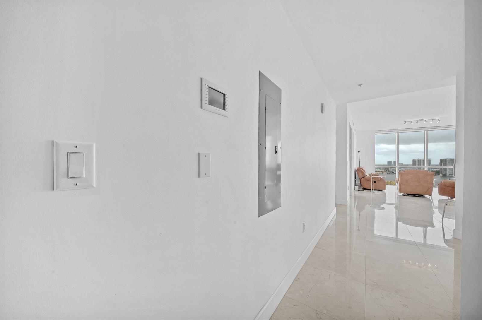 See details 3301a 2 / 2 1289 sq. ft. $ 2026-06-15 0 Photo