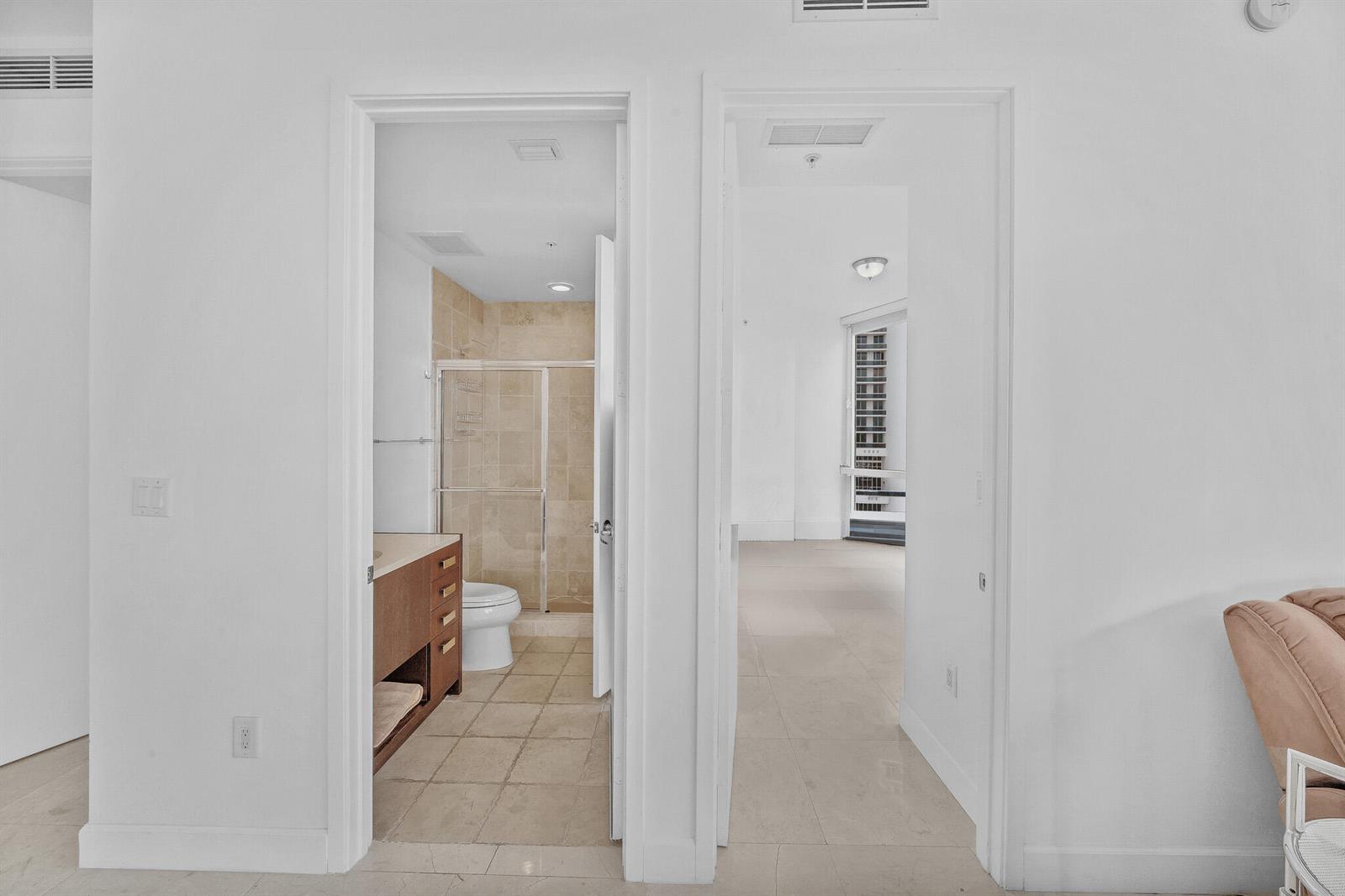 See details 3301a 2 / 2 1289 sq. ft. $ 2026-06-15 0 Photo