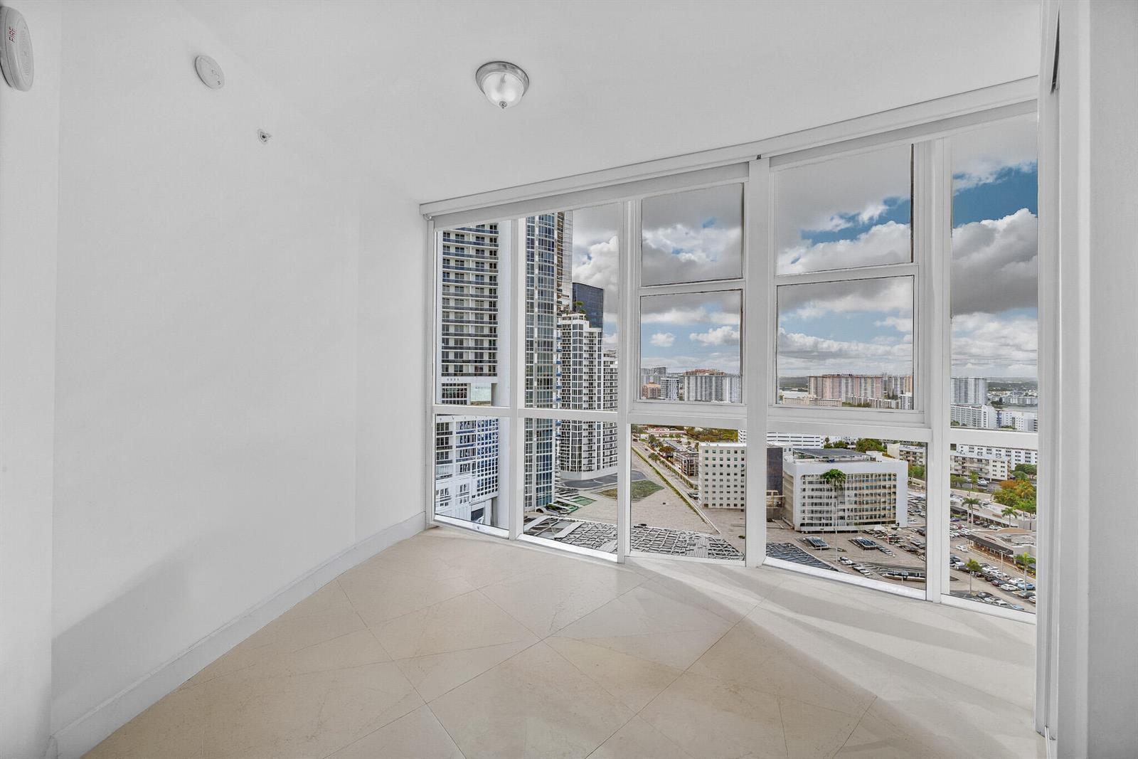 See details 3301a 2 / 2 1289 sq. ft. $ 2026-06-15 0 Photo