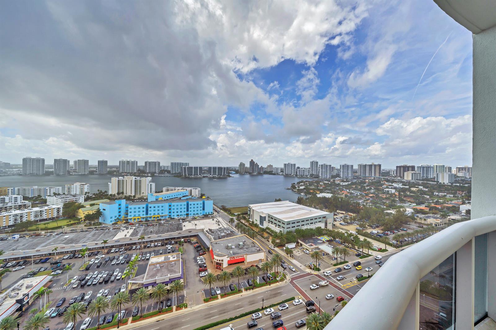 See details 3301a 2 / 2 1289 sq. ft. $ 2026-06-15 0 Photo