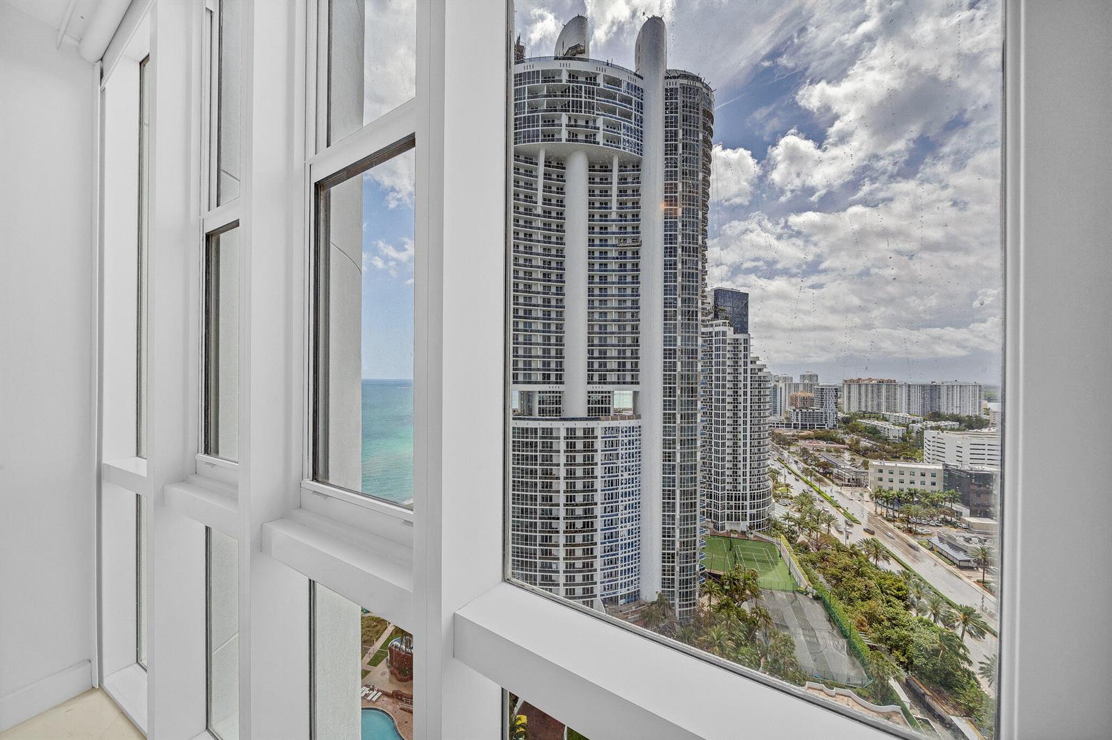 See details 3301a 2 / 2 1289 sq. ft. $ 2026-06-15 0 Photo
