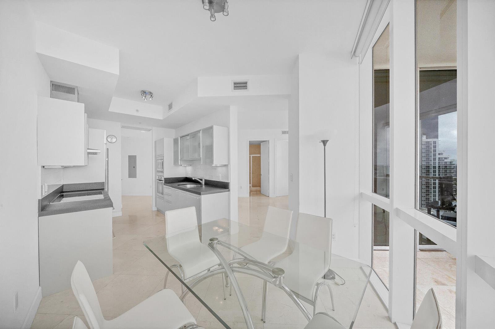 See details 3301a 2 / 2 1289 sq. ft. $ 2026-06-15 0 Photo