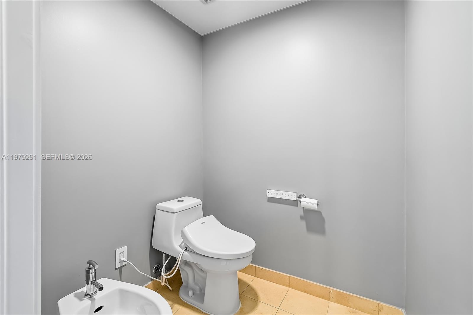 Photo of 3101 Ocean Dr  #1206, Hollywood, Florida, 33019 - 