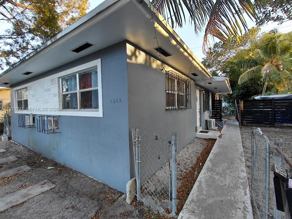   /  1674 кв.футов $ 2026-03-09 0 Фото