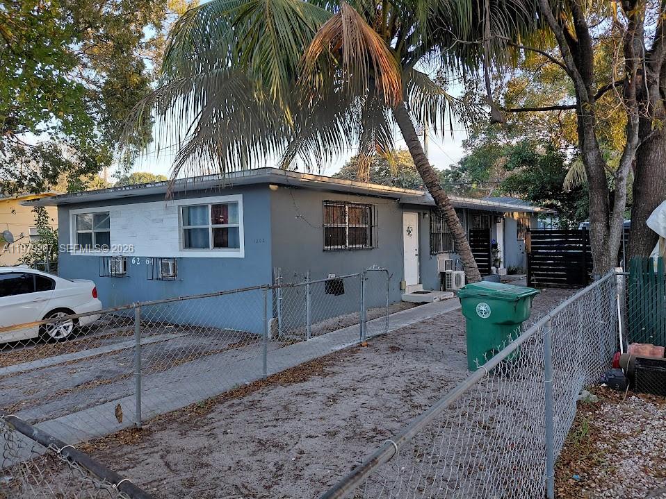   /  1674 кв.футов $ 2026-03-09 0 Фото