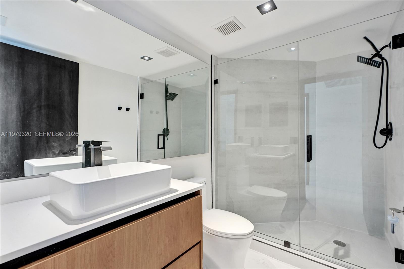 Photo of 3530 Mystic Pointe Dr  #415, Aventura, Florida, 33180 - 