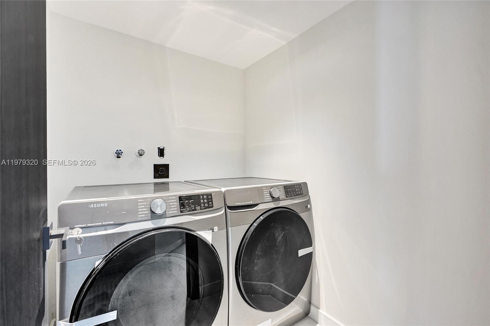 Photo of 3530 Mystic Pointe Dr  #415, Aventura, Florida, 33180 - 