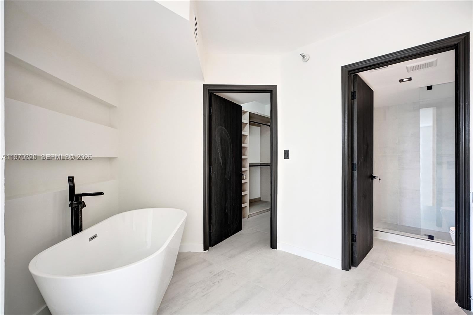 Photo of 3530 Mystic Pointe Dr  #415, Aventura, Florida, 33180 - 