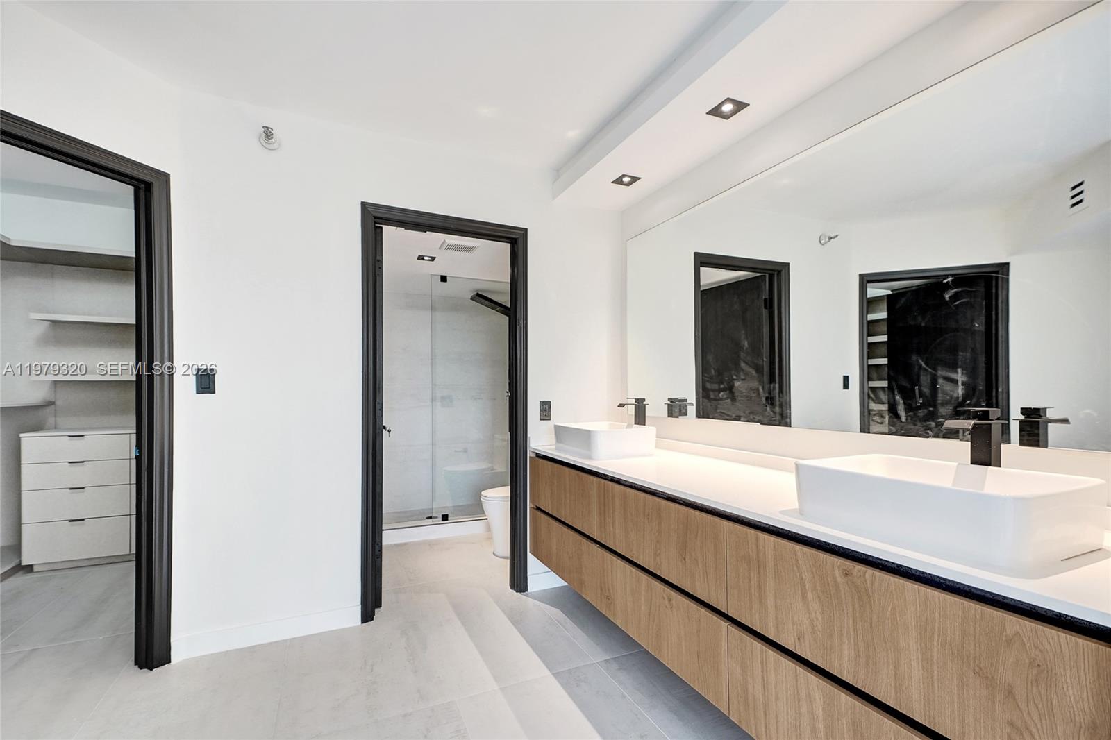 Photo of 3530 Mystic Pointe Dr  #415, Aventura, Florida, 33180 - 