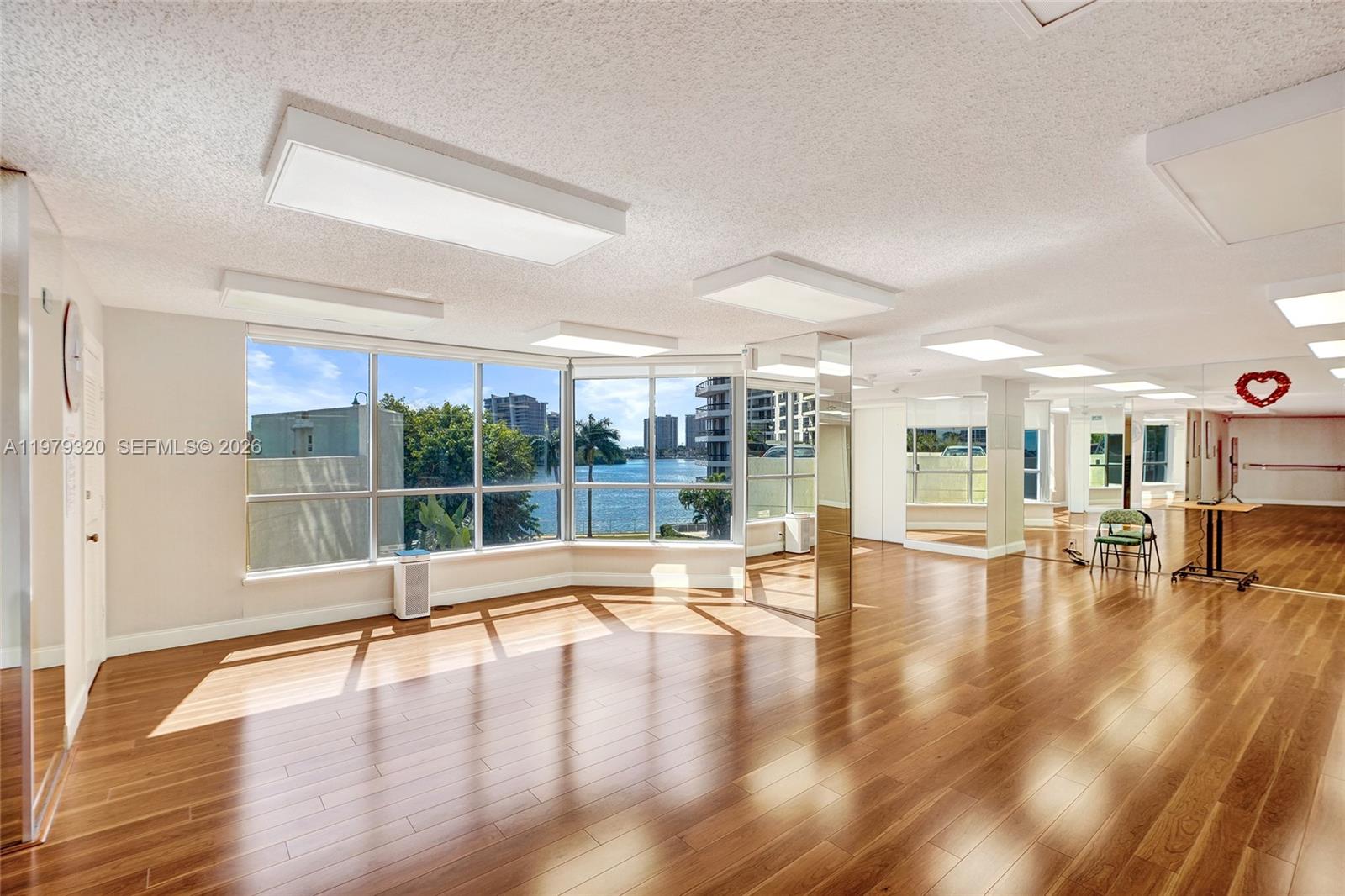 Photo of 3530 Mystic Pointe Dr  #415, Aventura, Florida, 33180 - 