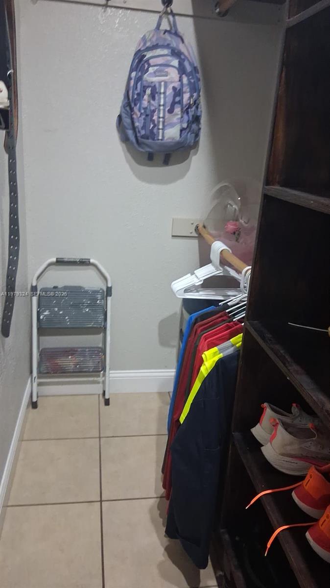 Ver detalles 8016 4 / 2 sq. ft. $ 2026-05-28 0 foto