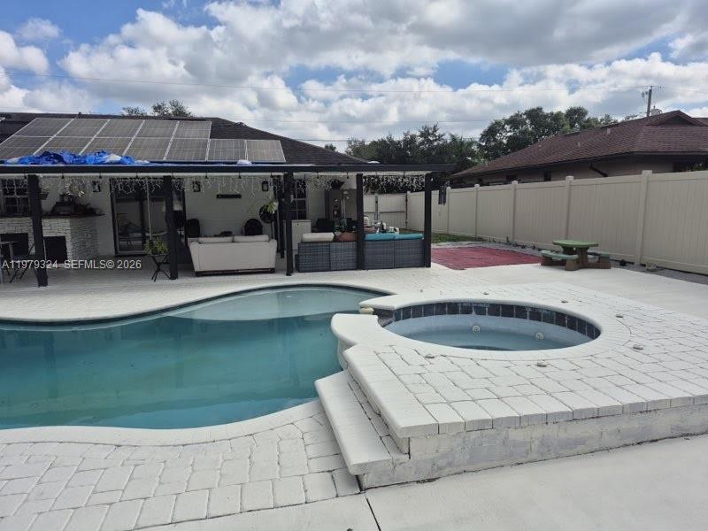Ver detalles 8016 4 / 2 sq. ft. $ 2026-05-28 0 foto