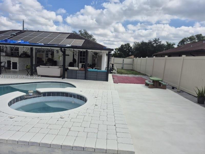 Ver detalles 8016 4 / 2 sq. ft. $ 2026-05-28 0 foto