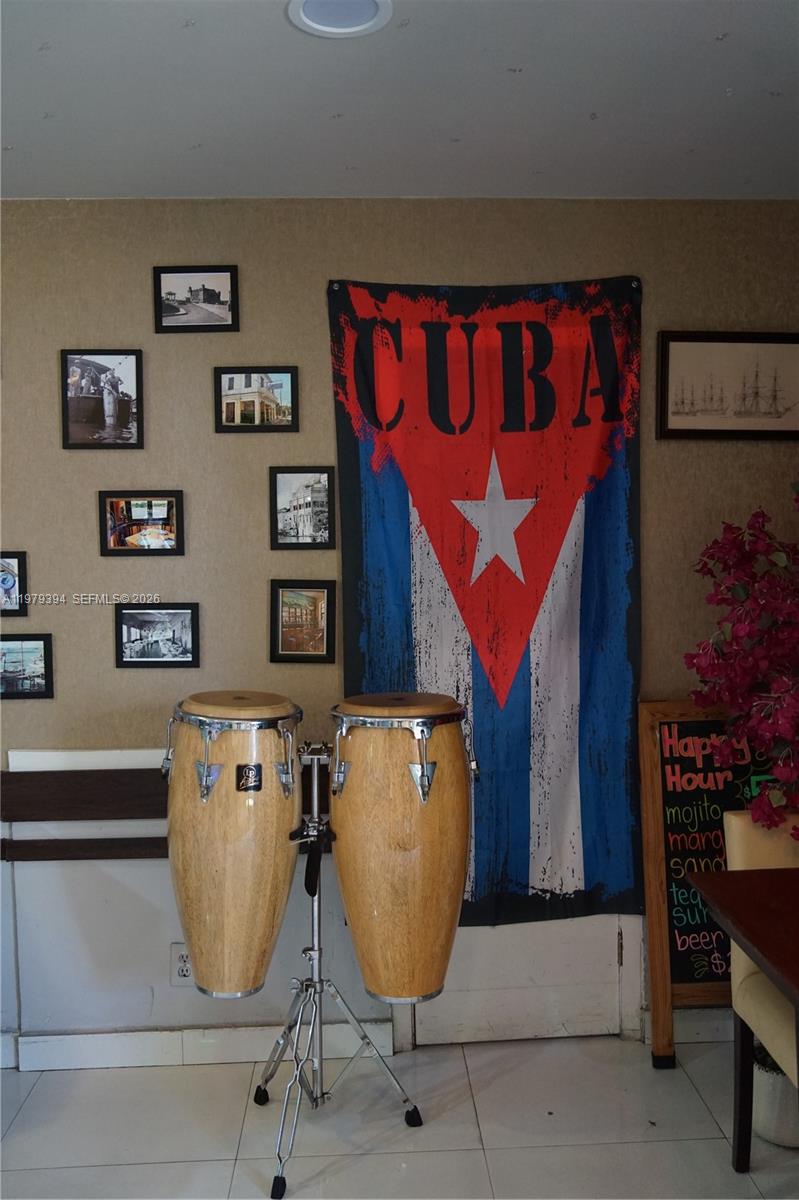   /   кв.футов $ 2026-03-09 0 Фото