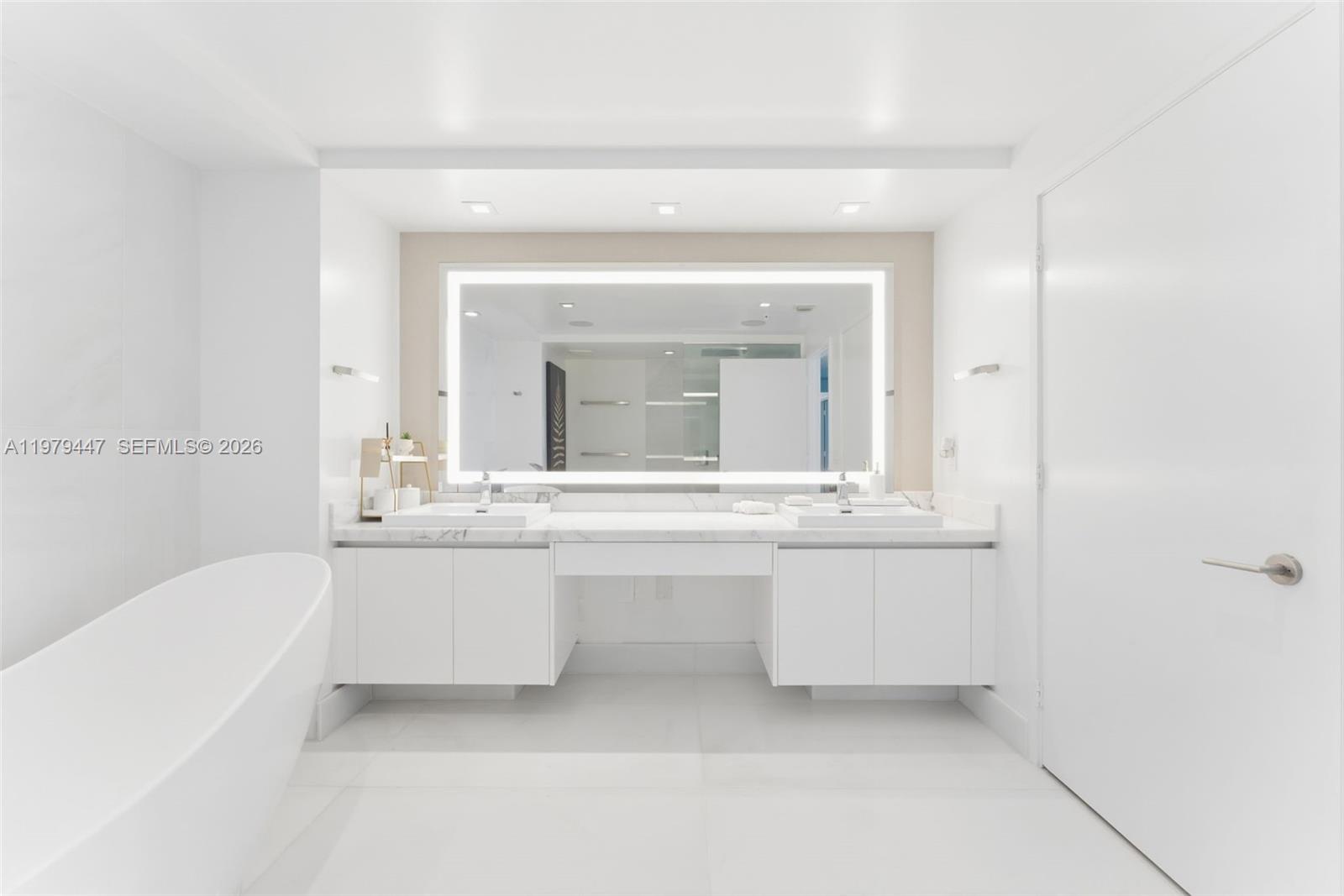 5-2304 4 / 5 3084 sq. ft. $ 2026-03-09 0 Photo