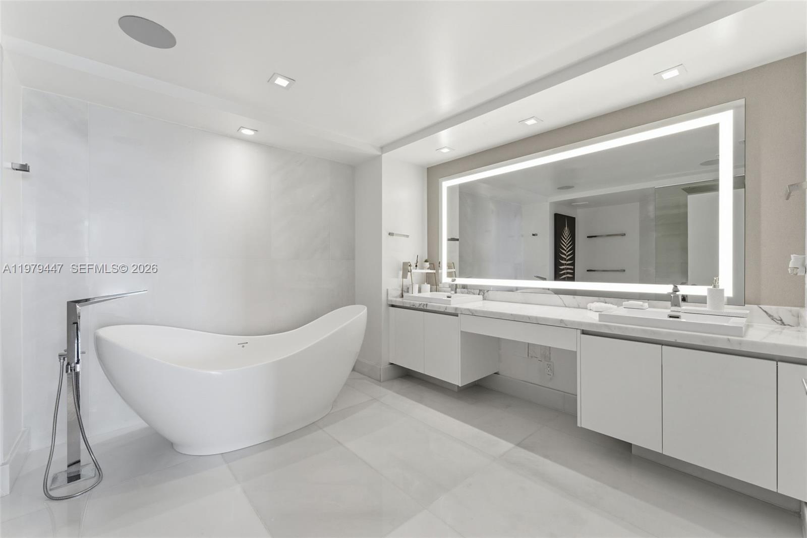 5-2304 4 / 5 3084 sq. ft. $ 2026-03-09 0 Photo