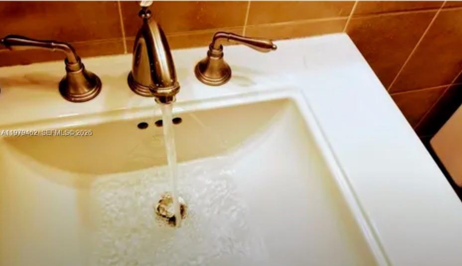 Photo of 2030 Ocean Dr #1614, Hallandale Beach, Florida, 33009 - bathroom detail