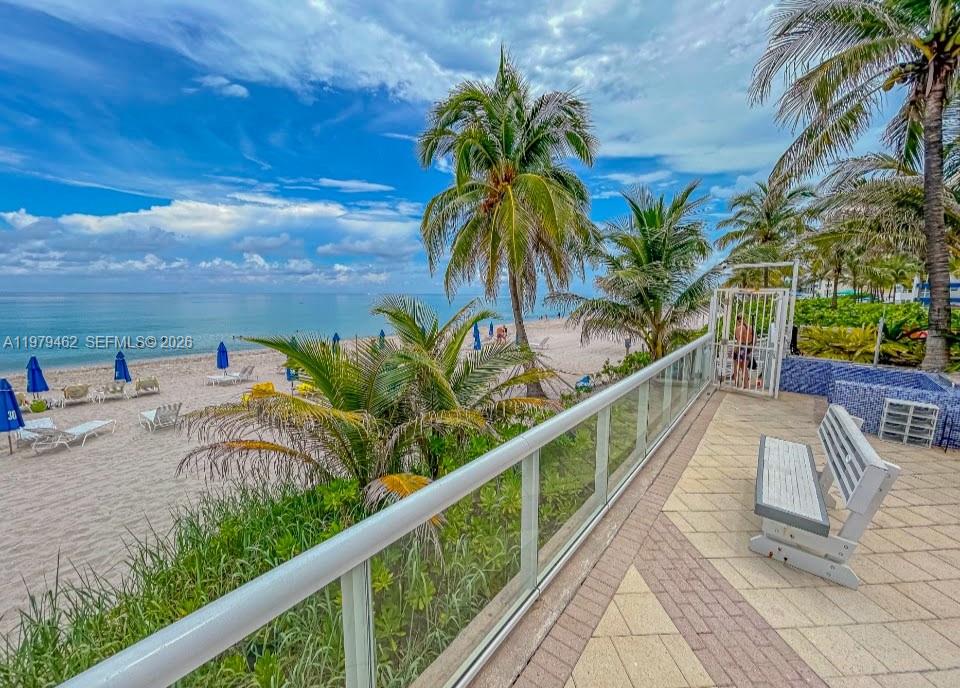 Photo of 2030 Ocean Dr #1614, Hallandale Beach, Florida, 33009 - beachfront location looking south