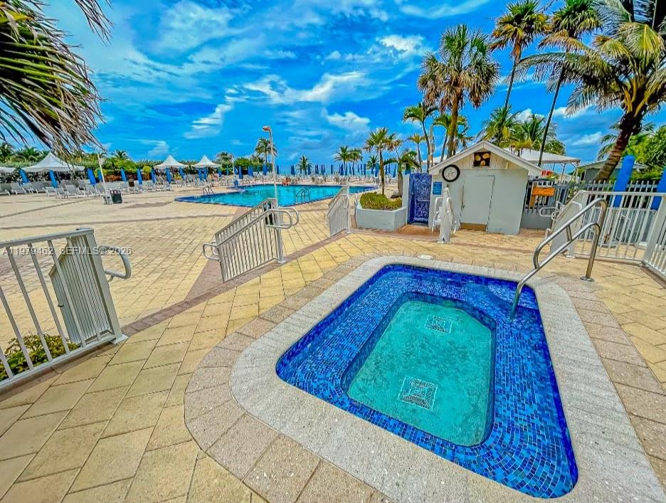 Photo of 2030 Ocean Dr #1614, Hallandale Beach, Florida, 33009 - jacuzzi and pool
