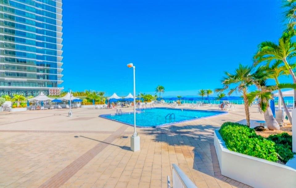 Photo of 2030 Ocean Dr #1614, Hallandale Beach, Florida, 33009 - pool deck